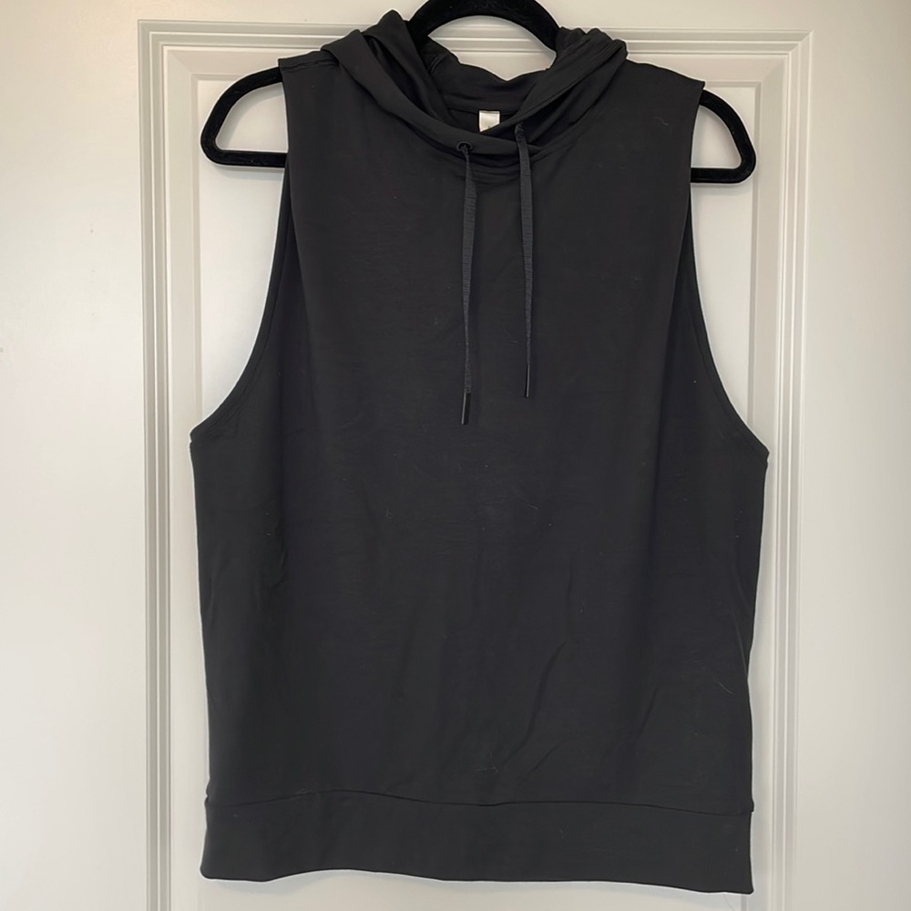 RARE LULULEMON BLACK SLEEVELESS HOODIE NEW W/O TAGS SIZE 8